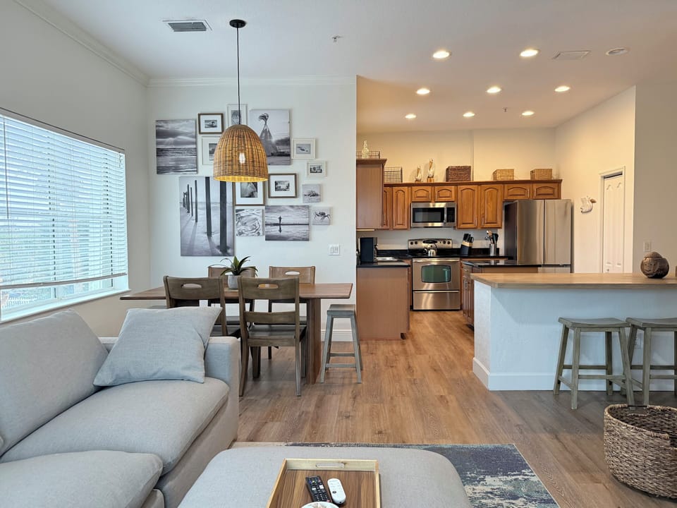 Main Living area / Open Floor Concept / Located on Level 2