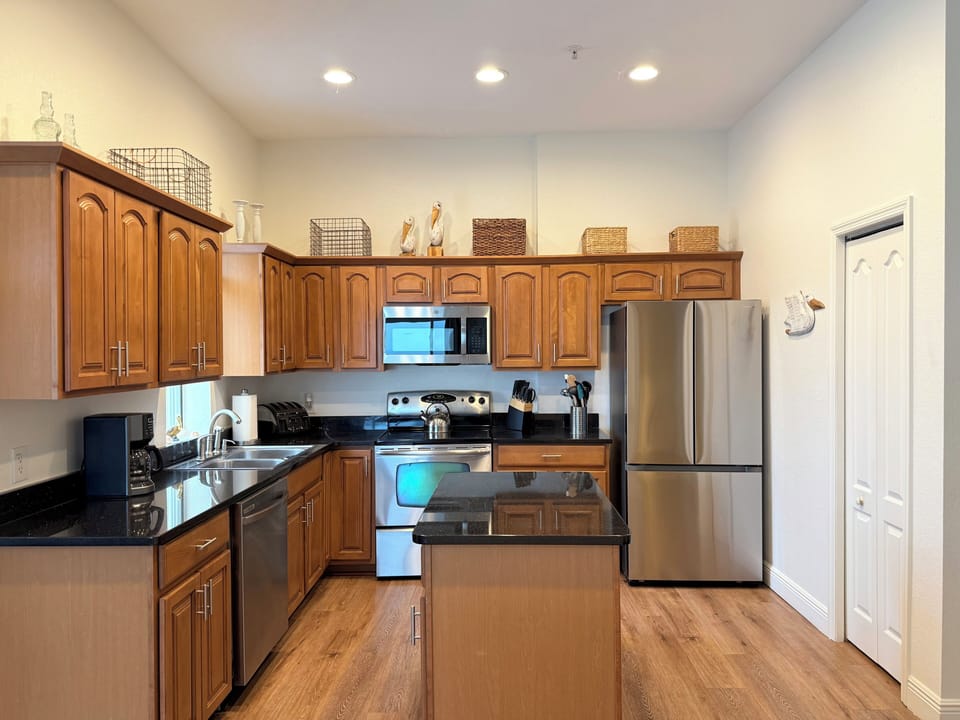 Fully Equipped Kitchen with Stainless Steel Appliances