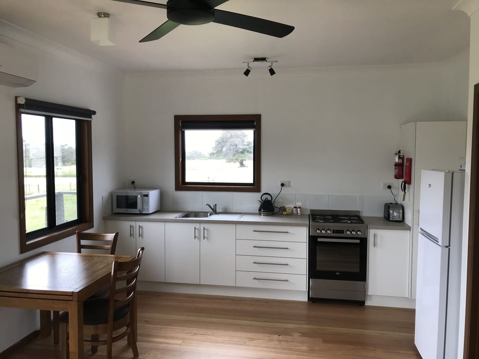 Full kitchen