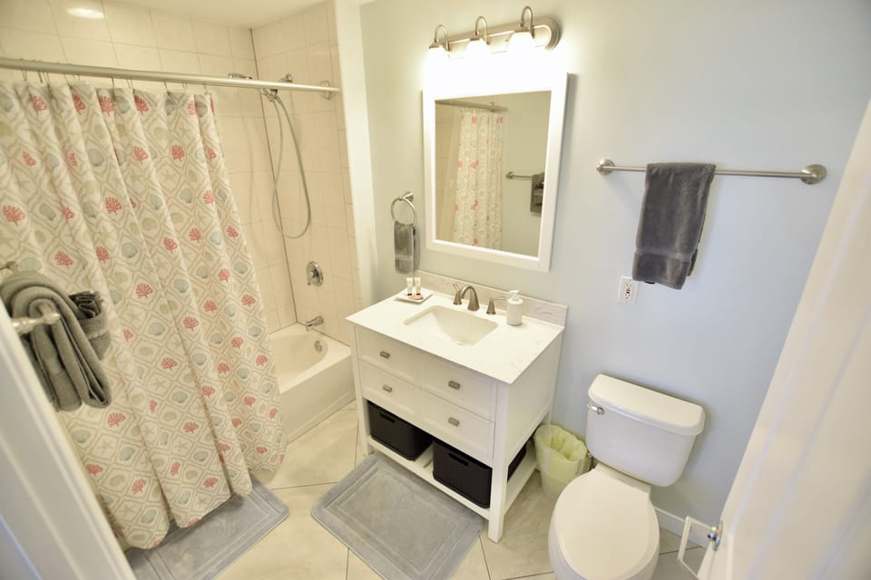 Destin West Gulfside #603: Primary Bath