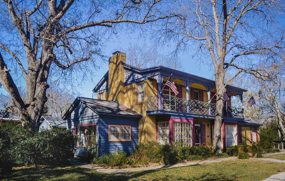 #BolivarPlace is blocks away from TWU and the square