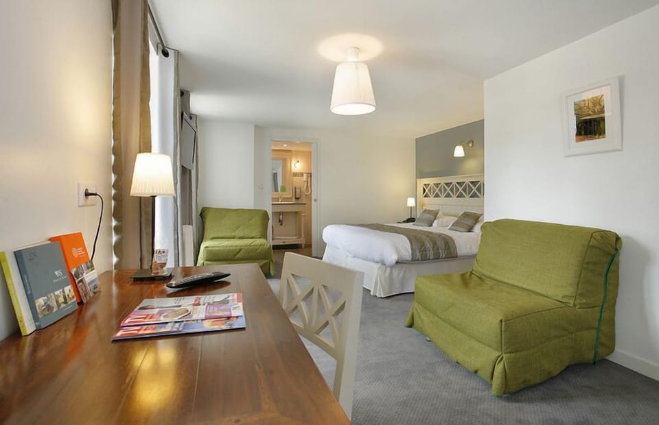 Superior Double Room | Desk, free WiFi, bed sheets