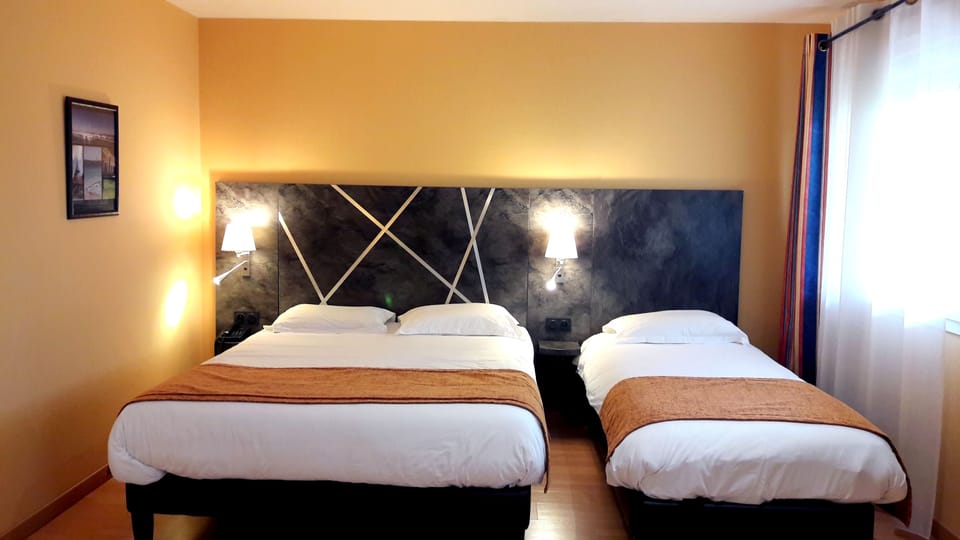 Superior Triple Room | In-room safe, desk, soundproofing, free cribs/infant beds