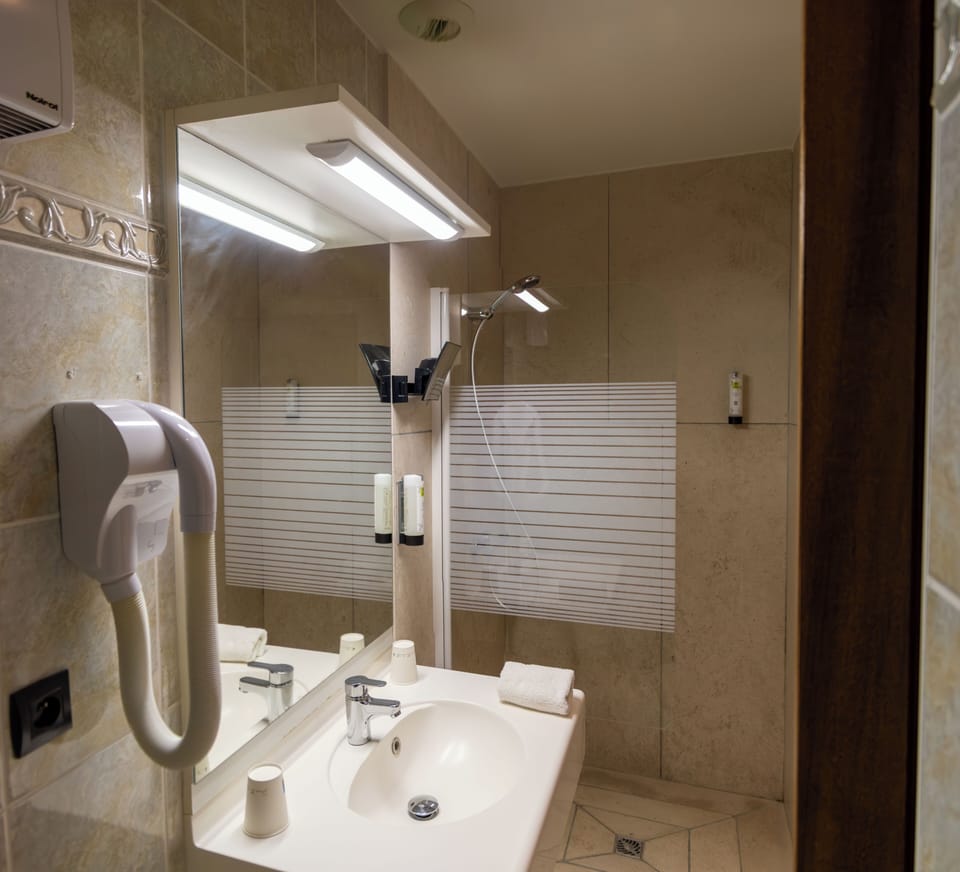 Hair dryer, towels