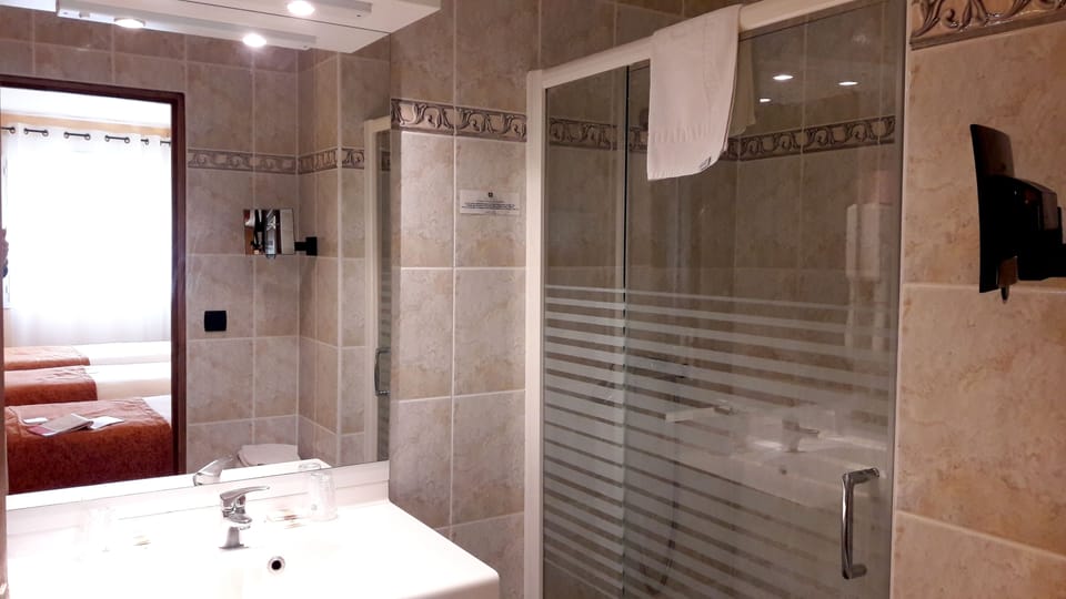 Hair dryer, towels