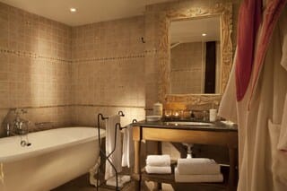 Comfort Room | Bathroom | Combined shower/tub, deep soaking tub, rainfall showerhead