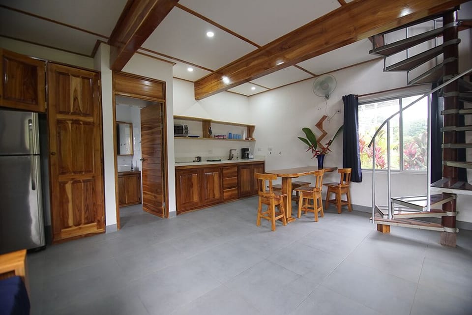 Open Concept, Clean, Modern Amenities
