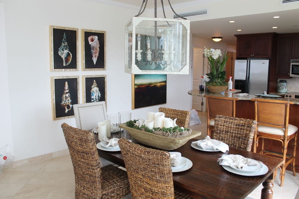 Newly furnished dining room has table seating 6 comfortably. 