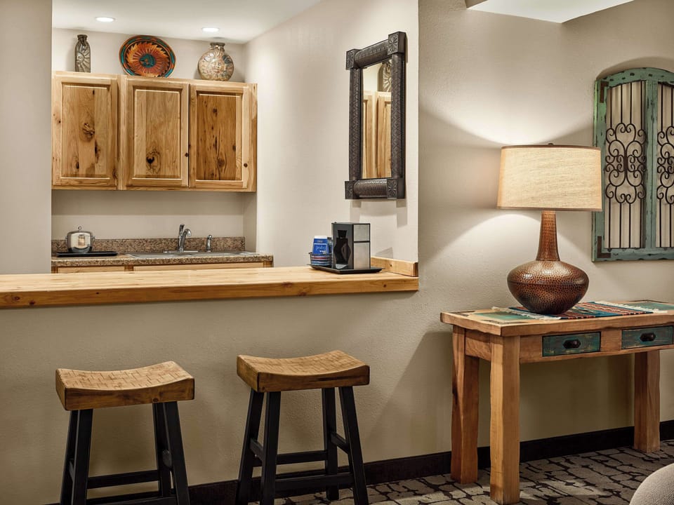 Room, 1 King Bed | Private kitchen | Coffee/tea maker, fridge, microwave