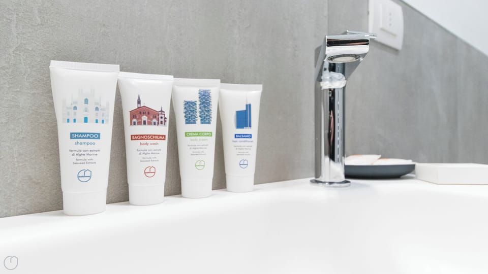 Studio (1 Bedroom) | Bathroom | Shower, rainfall showerhead, free toiletries, hair dryer