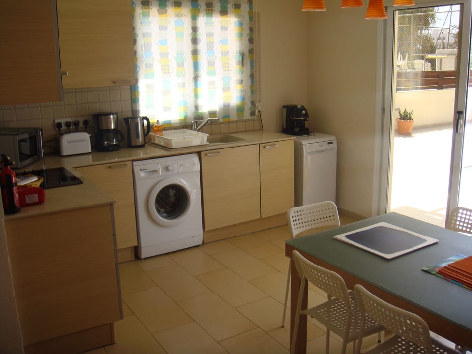 Villa, 4 Bedrooms | 4 bedrooms, soundproofing, iron/ironing board, free cribs/infant beds