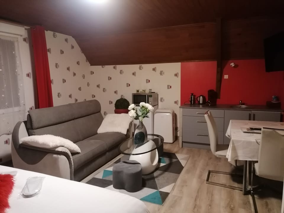 Family Double Room | Premium bedding, individually decorated, soundproofing