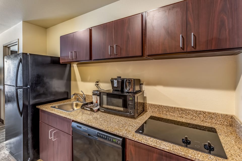 Coffee/tea maker, microwave