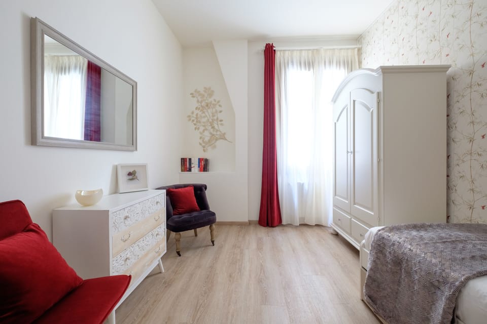 Apartment, 3 Bedrooms, 2 Bathrooms | 3 bedrooms, in-room safe, desk, blackout drapes