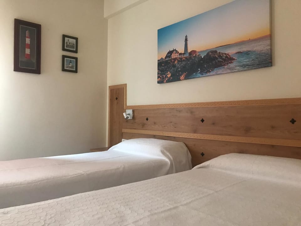 Twin Room | Free WiFi, bed sheets