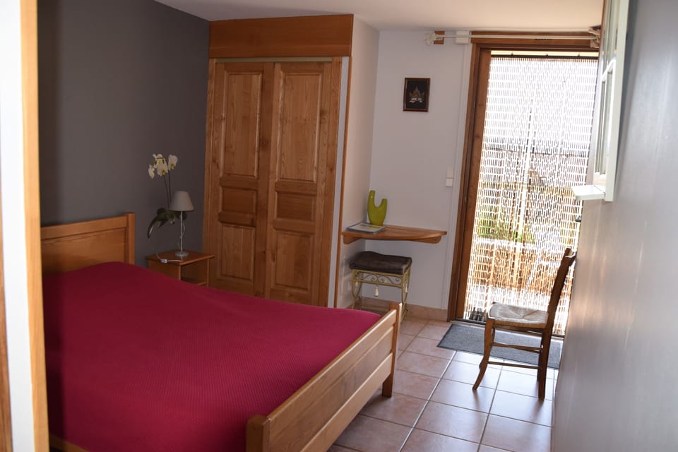 Double Room | Individually decorated, individually furnished, desk, blackout drapes