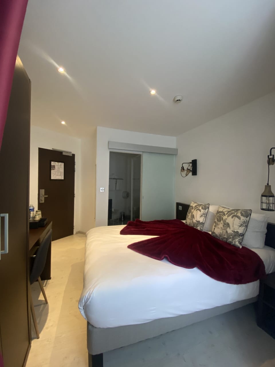 Standard Double Room, 1 Double Bed, City View | In-room safe, desk, free cribs/infant beds, free WiFi