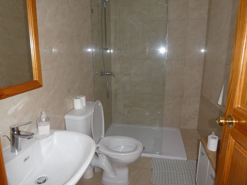 Shower, towels