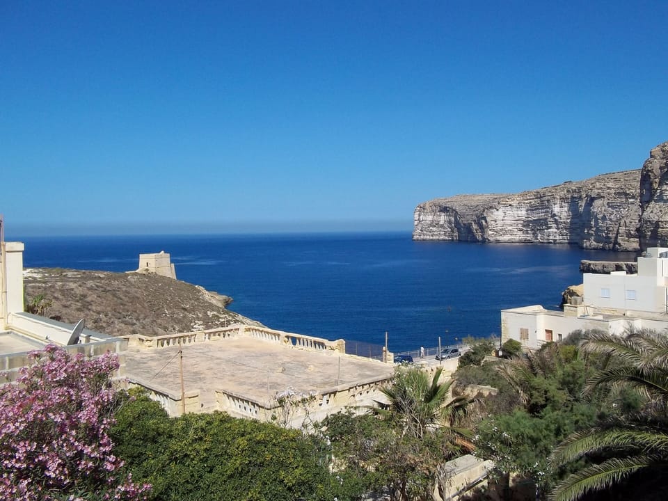 Double or Twin Room, Sea View (Top Floor) | Desk, free WiFi, bed sheets