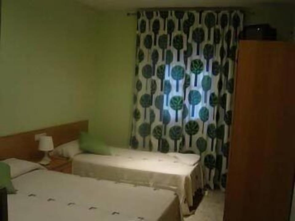 Desk, cribs/infant beds, rollaway beds, free WiFi