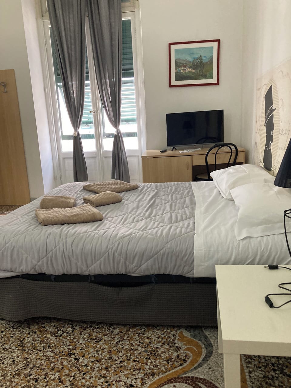 Triple Room, Multiple Beds, Non Smoking | Desk, free WiFi, bed sheets