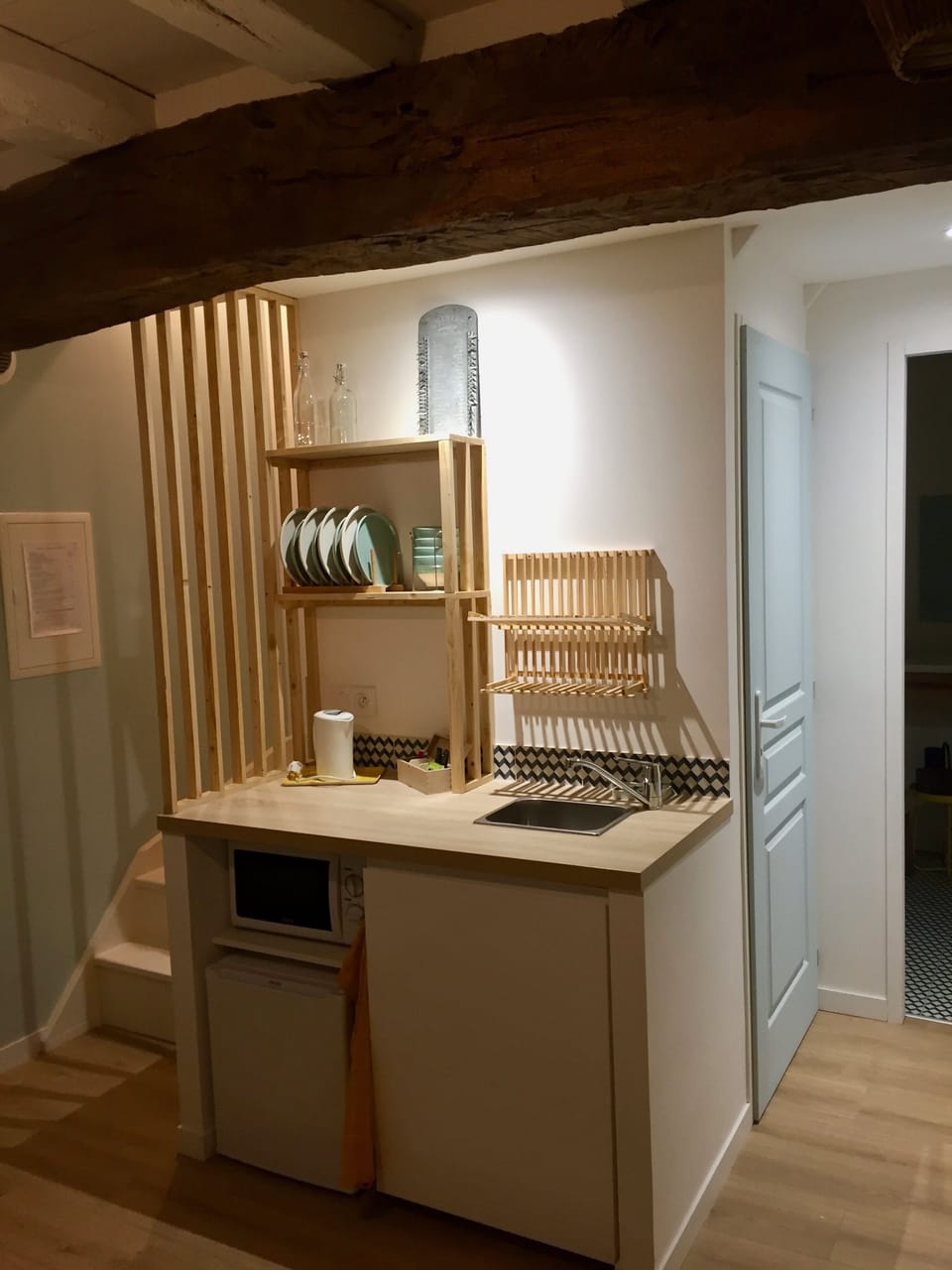 Family Quadruple Room (La Bordeta) | Private kitchenette | Shared fridge, coffee/tea maker, electric kettle