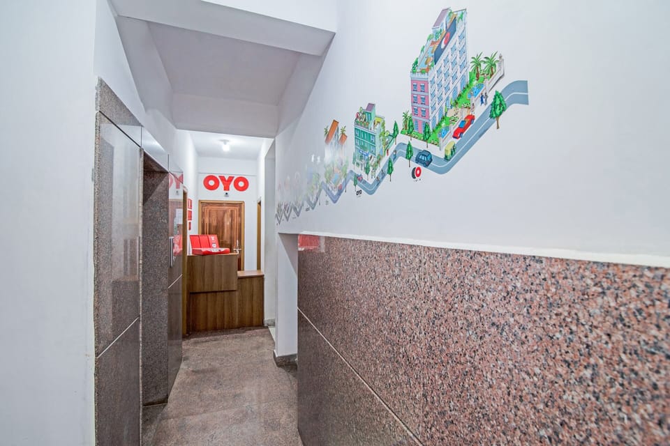 OYO 15695 Varcity Comforts Hotel in Bengaluru
