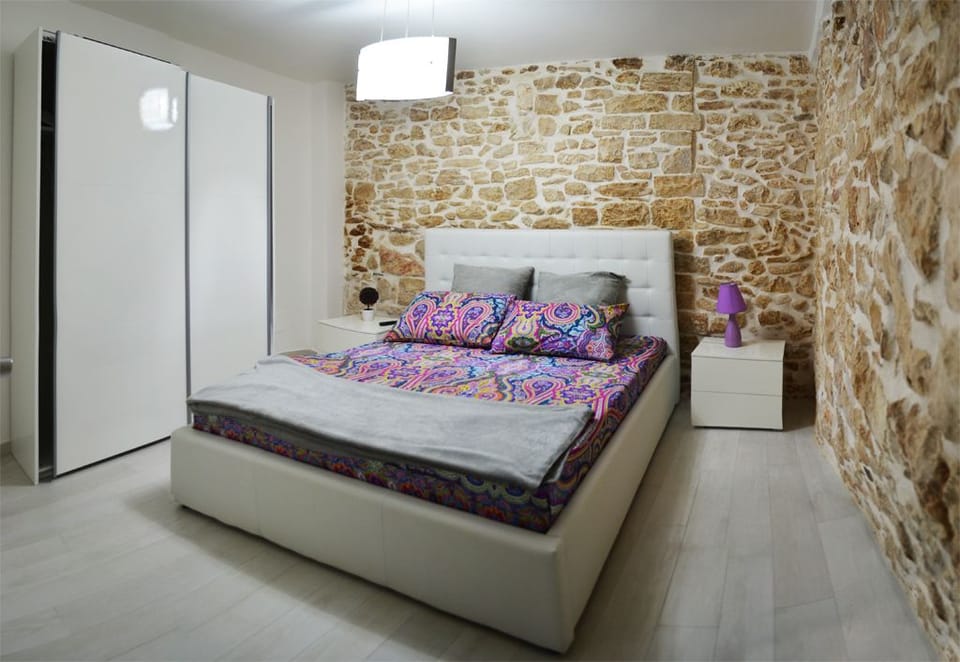Premium bedding, soundproofing, iron/ironing board