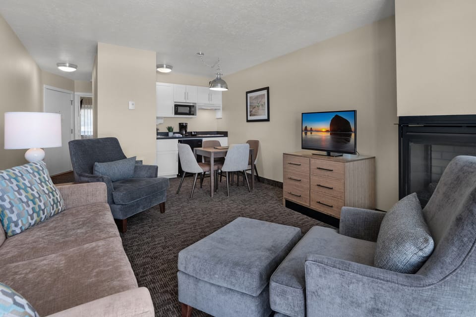 Fireplace Suite with Ocean View | 1 bedroom, blackout drapes, free WiFi, bed sheets