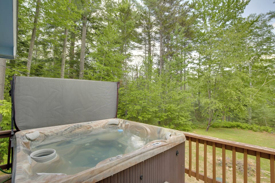 Private Hot Tub | Deck