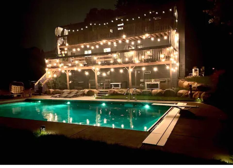 20' x 40' salt water swimming pool newly constructed summer of 2021