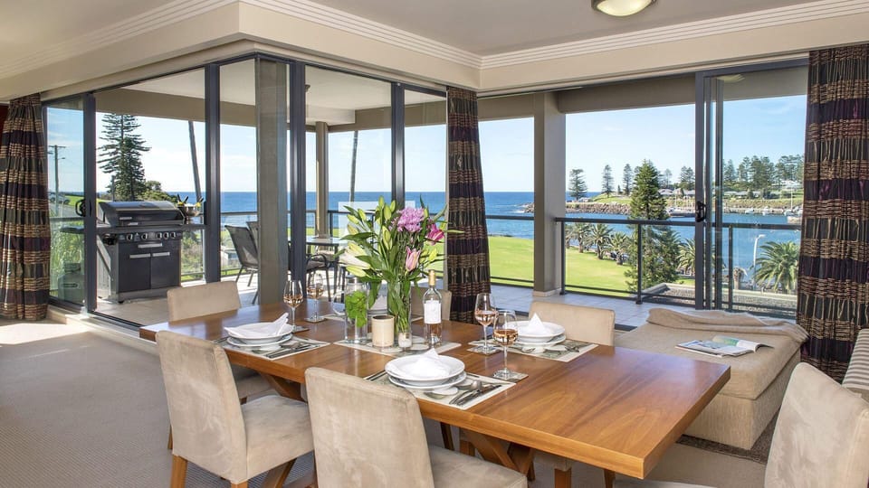 Apartment 602 Sebel Kiama | Dinning area