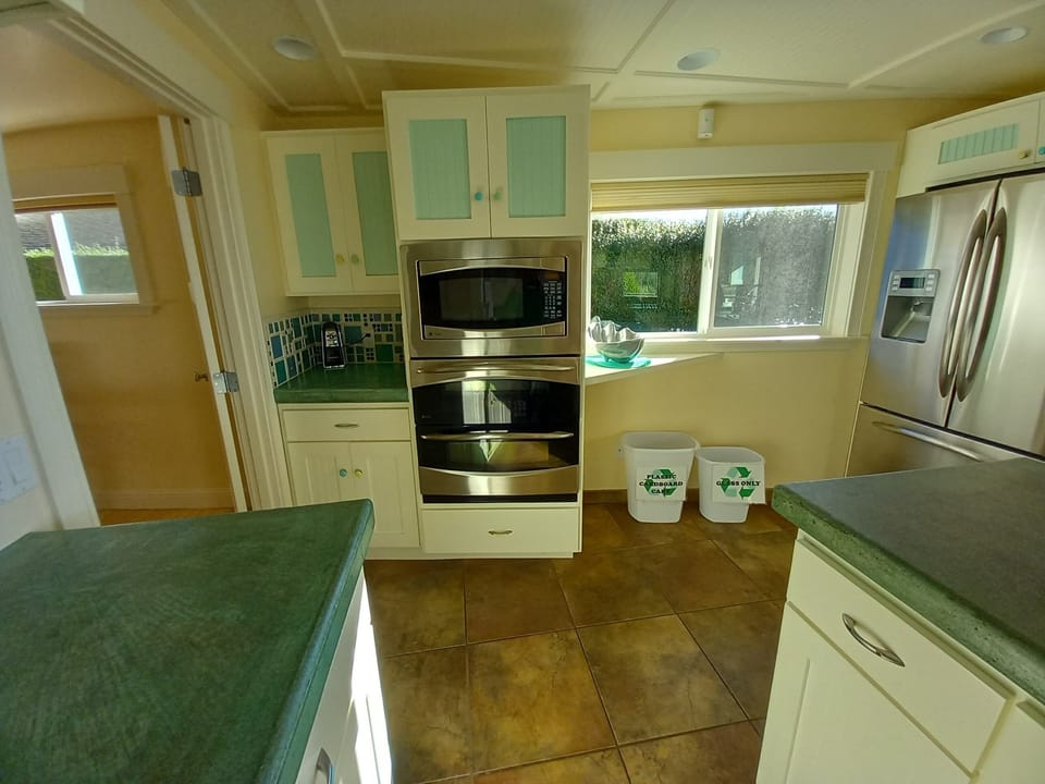 Double Ovens, Microwave, and Refrigerator