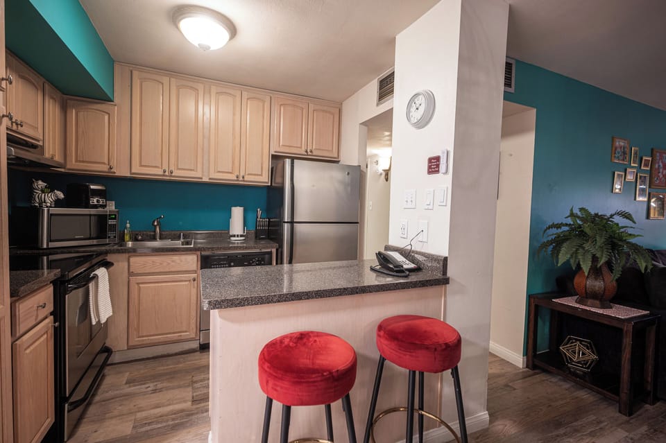 Superior Apartment, Multiple Beds, Non Smoking | Private kitchen | Full-size fridge, microwave, oven, stovetop