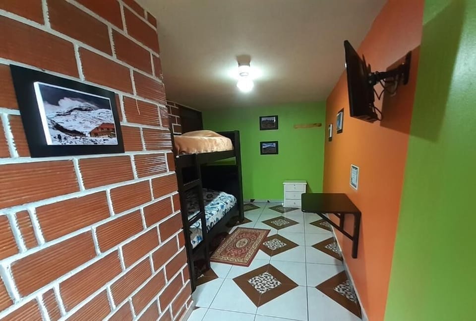 Standard Twin Room | In-room safe, blackout drapes, WiFi (free)