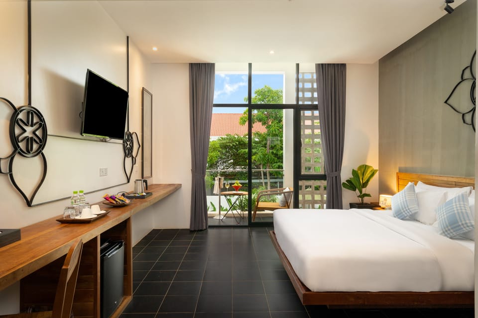 Deluxe Double Pool View with Balcony | Egyptian cotton sheets, premium bedding, down comforters, minibar