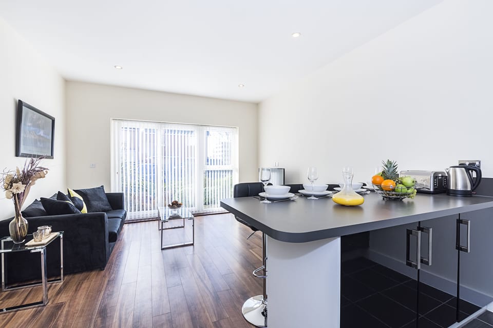 Executive Apartment, 2 Bedrooms, 2 Bathrooms, Garden View | 2 bedrooms, individually decorated, individually furnished