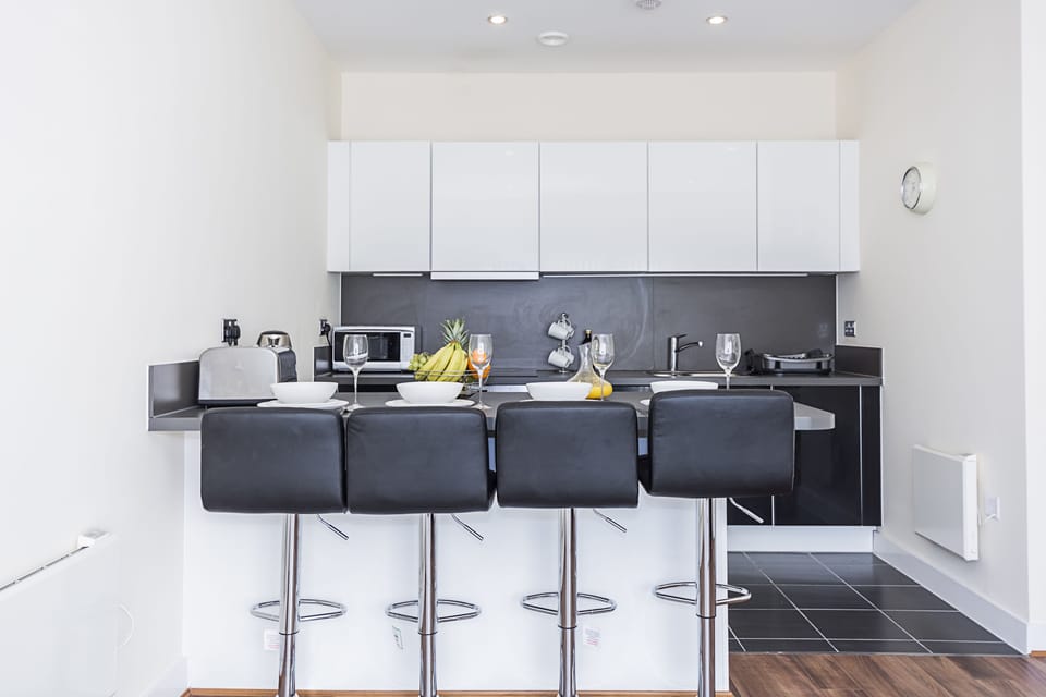 Executive Apartment, 2 Bedrooms, 2 Bathrooms, Garden View | 2 bedrooms, individually decorated, individually furnished