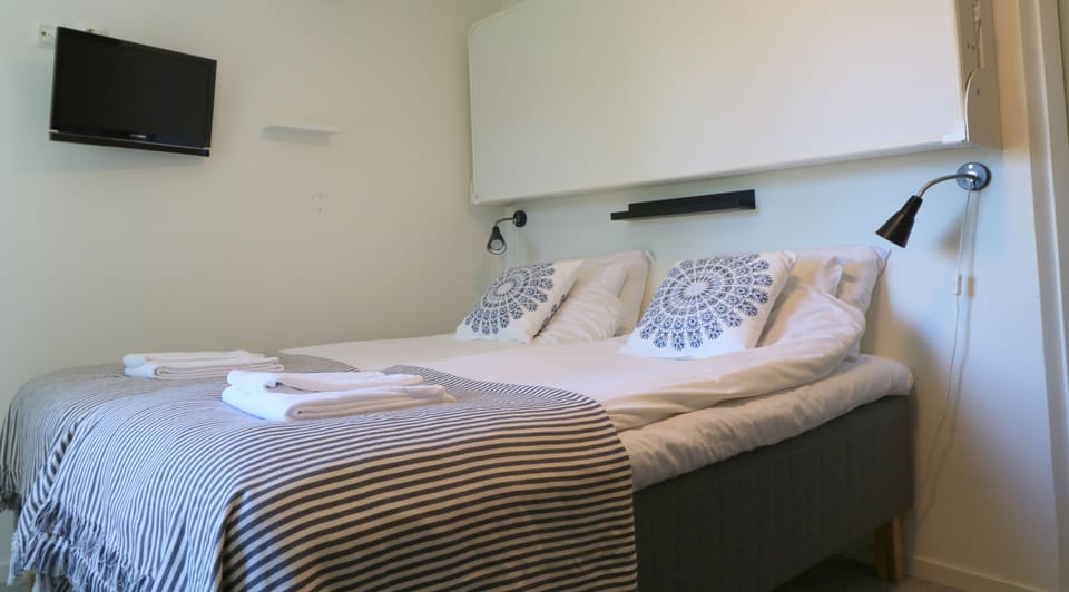 Family Triple Room | In-room safe, desk, WiFi (free), bed sheets