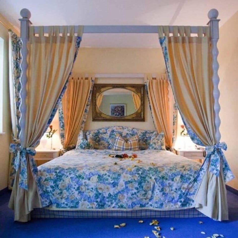 Double Room | Desk, free cribs/infant beds, rollaway beds