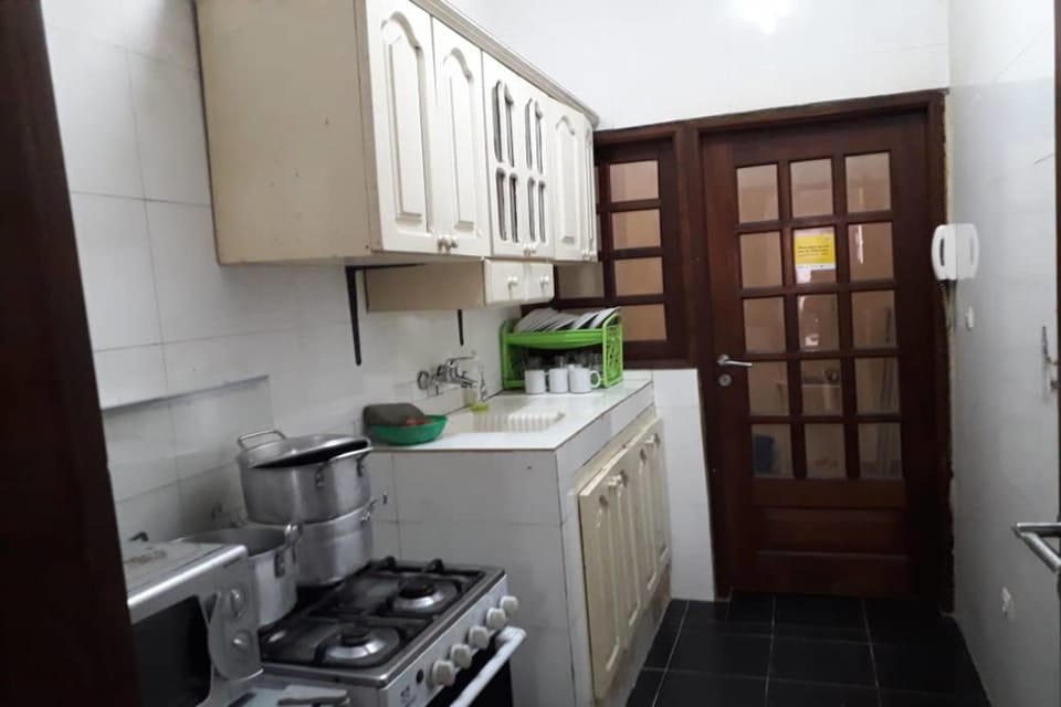 Superior Apartment, 1 Bedroom, Non Smoking | Private kitchen | Fridge, microwave, oven, stovetop