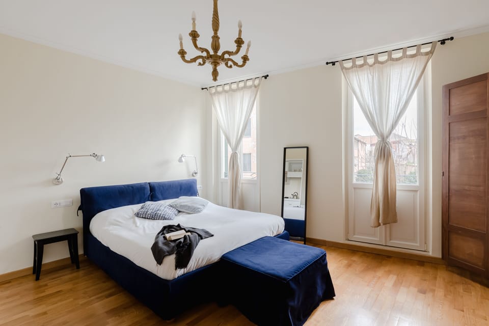 Apartment (Attic) | In-room safe, desk, iron/ironing board, free WiFi