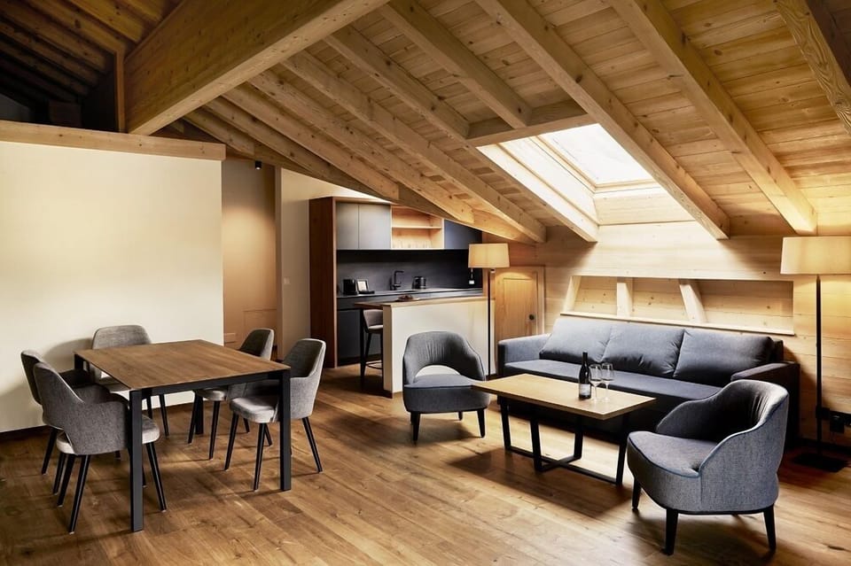 Panoramic Apartment | Living area | Flat-screen TV