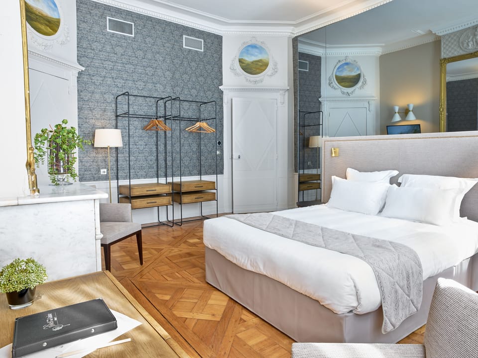 Exclusive Room | Desk, free WiFi, bed sheets
