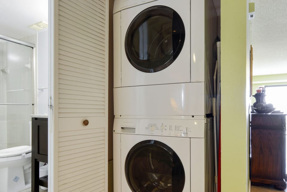 Washer/Dryer in unit