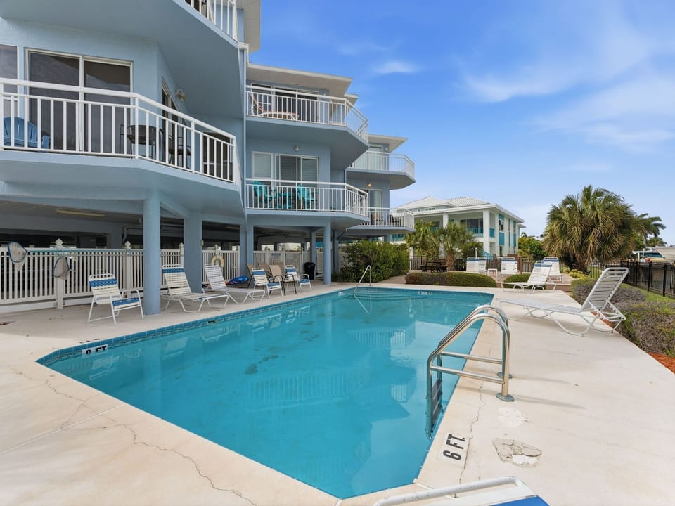 Heated Onsite Pool