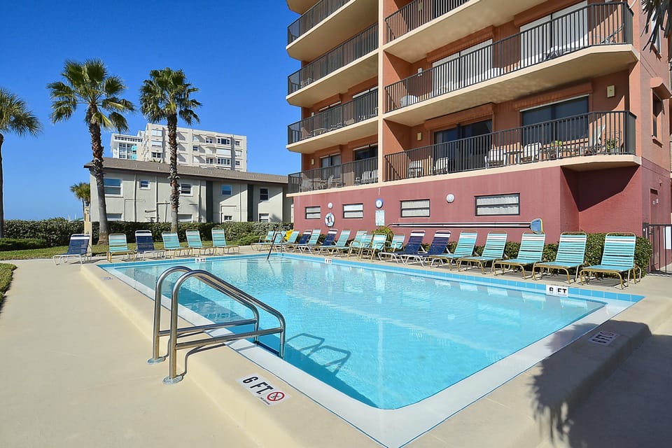 Emerald Isle Pool