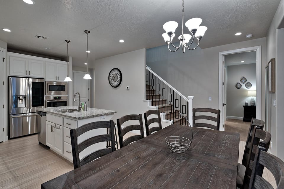 House, Multiple Beds, Mountain View (Red Rock Getaway) | Dining
