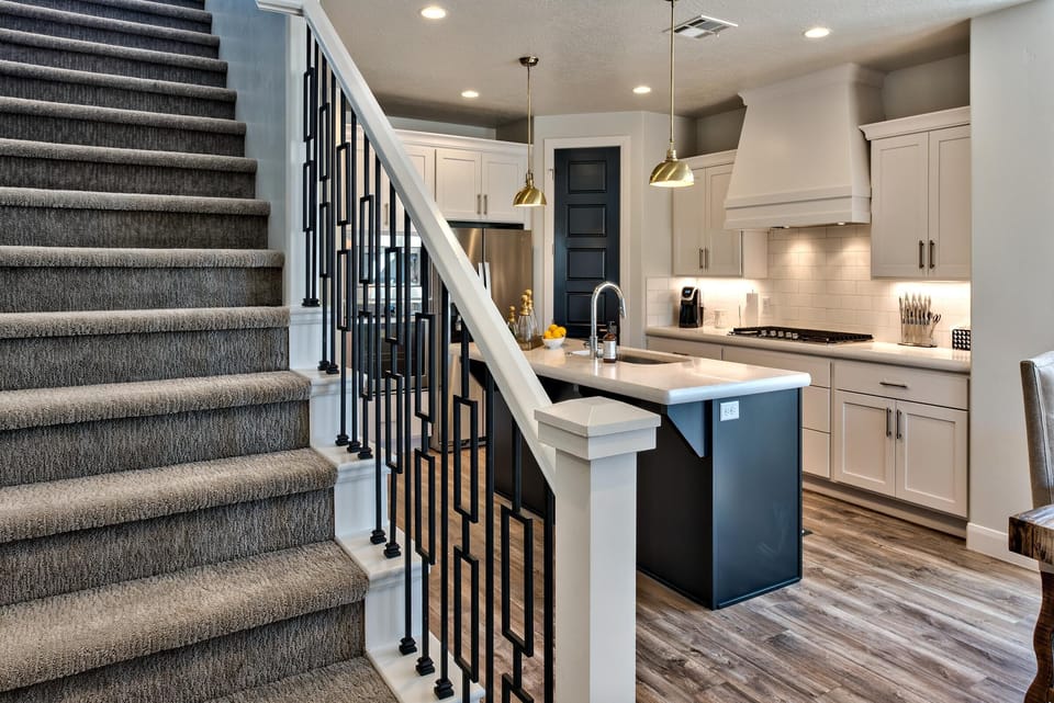 House, Multiple Beds, Mountain View (Red Rock Peace) | Private kitchen | Fridge, microwave, oven, stovetop