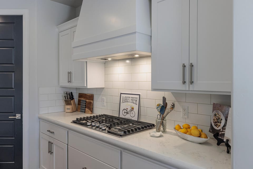 House, Multiple Beds, Mountain View (Red Rock Peace) | Private kitchen | Fridge, microwave, oven, stovetop
